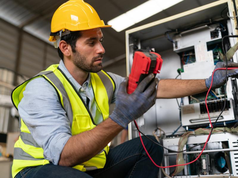 Can a Commercial Electrician Handle My Company’s Needs?