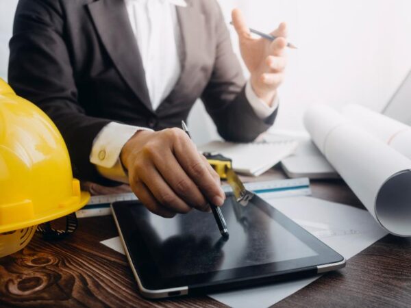 4 Common Pitfalls That Commercial Construction Management Can Help With
