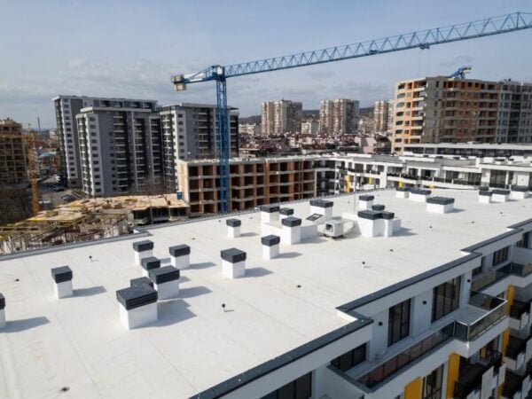 Home 13 Why Your Commercial Roofing Services Require a General Contractor
